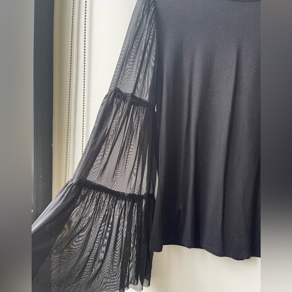 Vince Camuto Black Blouse with Sheer Sleeves. Size Small NWT $68 - Picture 4 of 9